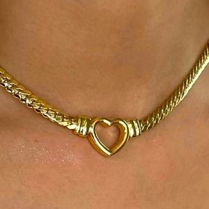 Gorgeous Gold Necklace with Heart